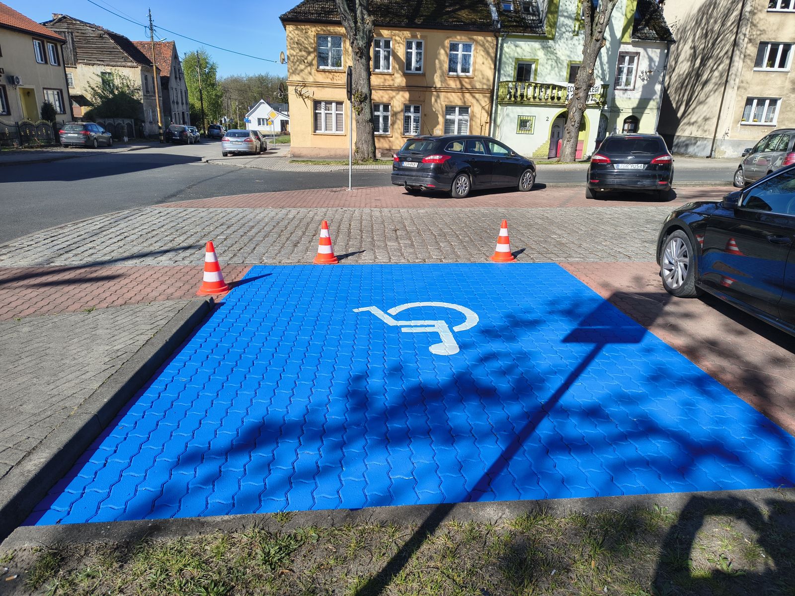 Zdjęcie: Odnowione miejsce do parkowania.